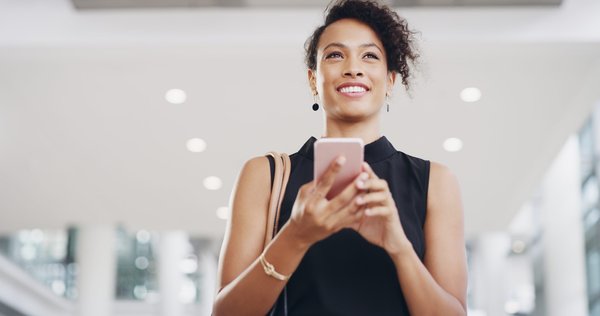 What are the best communication techniques for UK basketball teams during fast breaks?